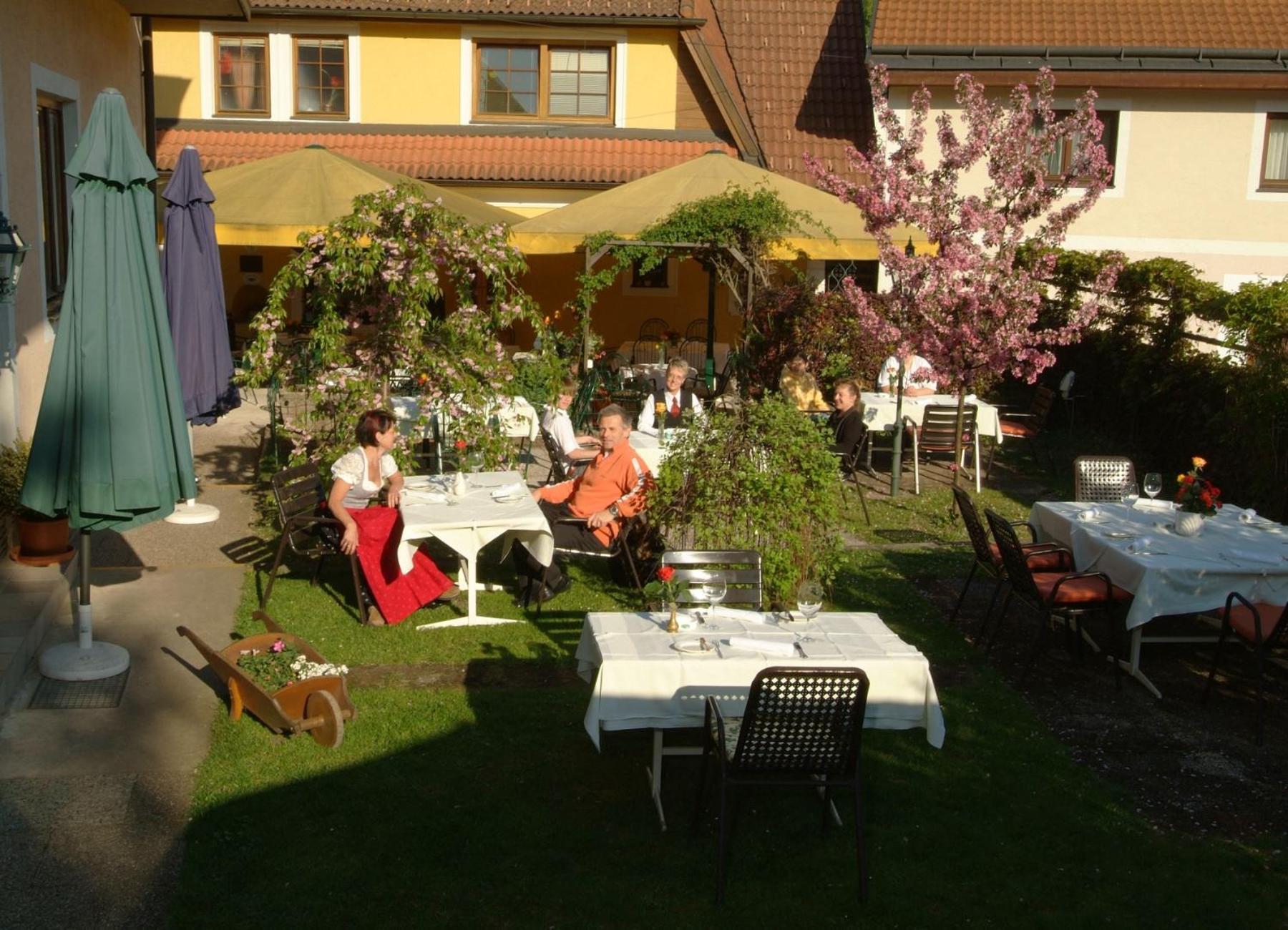 Landgasthof Zur Linde Laaben Luaran gambar